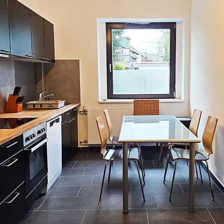 Work & In Apartman *